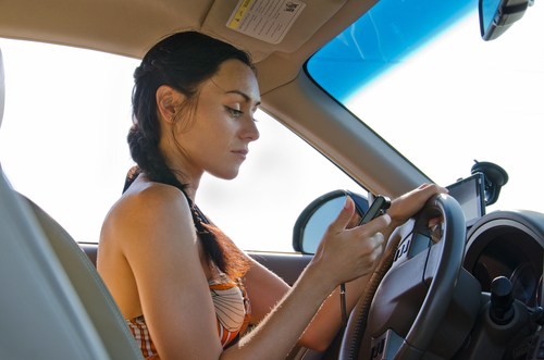 Abogado de mensajes de texto de Cicero detrás del volante