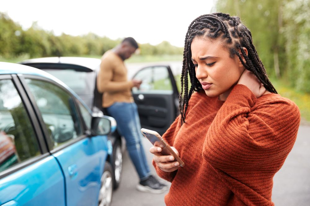 ¿Debo llamar a un abogado después de un accidente automovilístico?