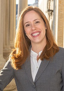 Erin M. Hargis, socia, Rosenberg & Gluck, LLP